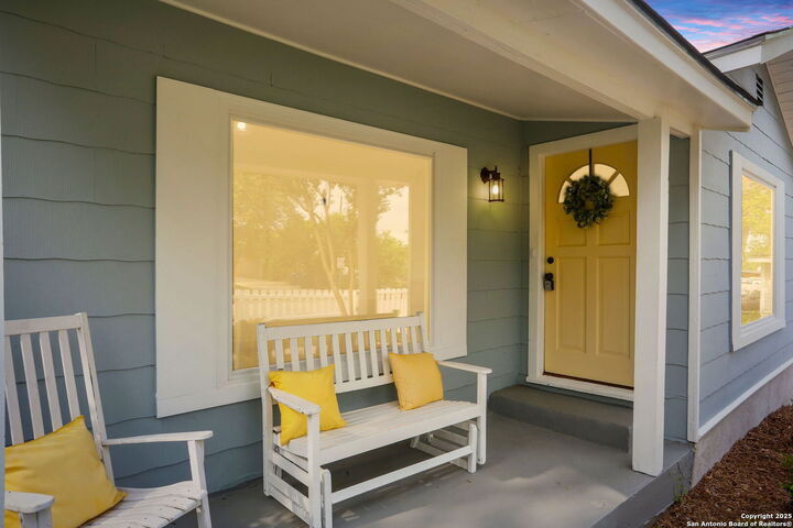 Property Photo: 308 Andrews TX 78209