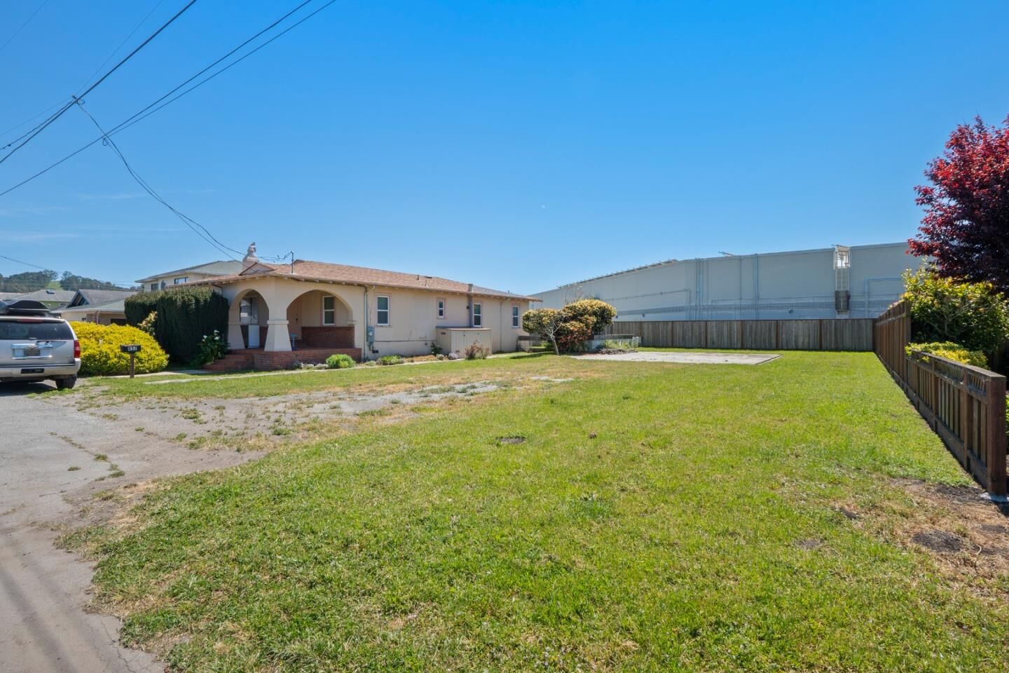 Property Photo: 411 Belleville CA 94019