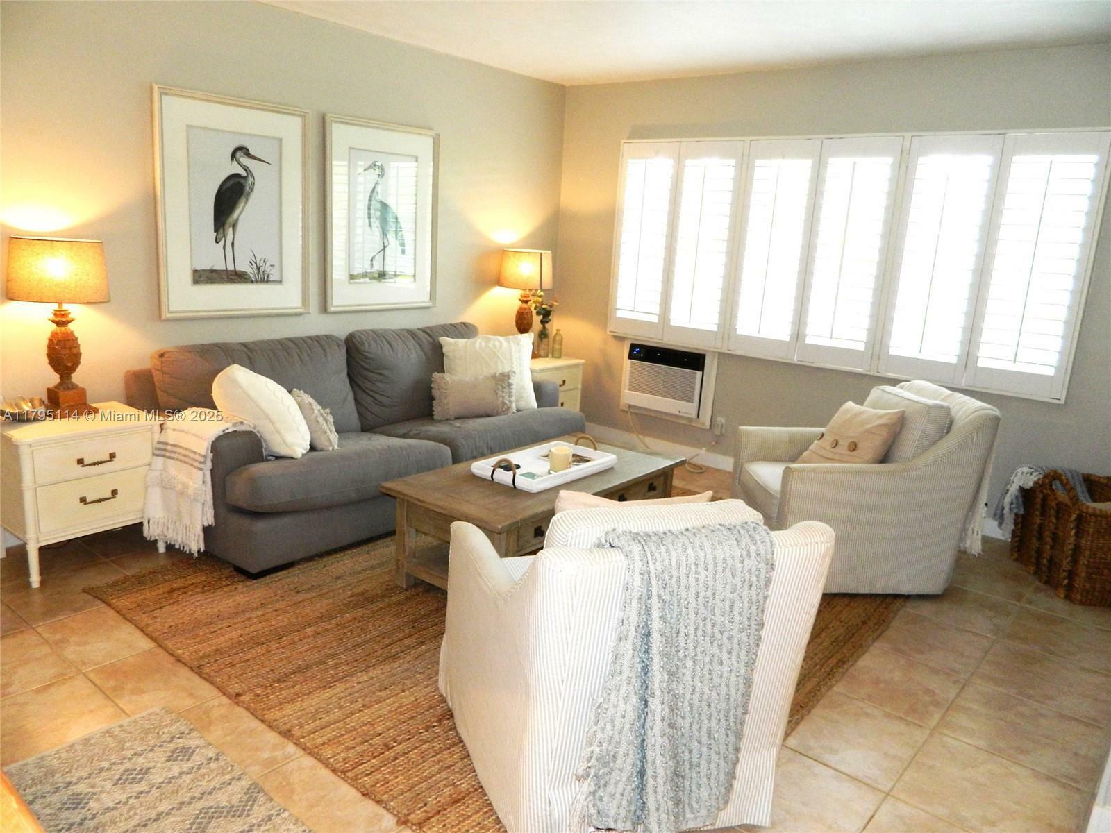 Property Photo: 624 Orton Ave 19 FL 33304