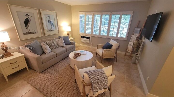 Property Photo:  624 Orton Ave 19  FL 33304 