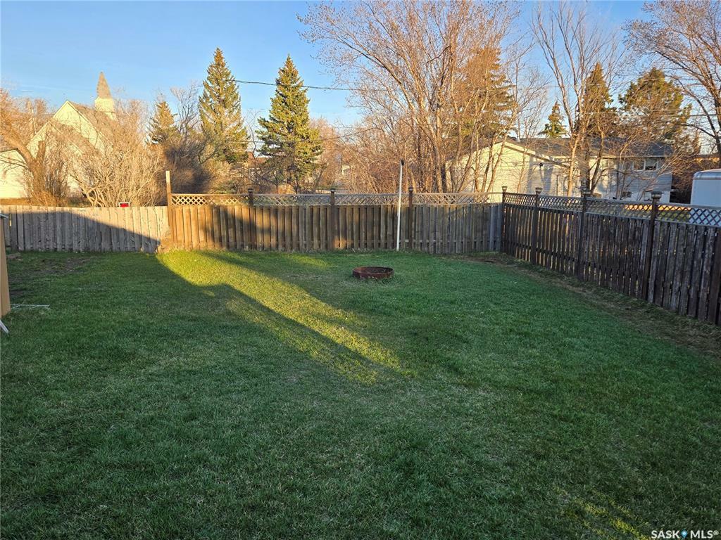 Property Photo: 305 Heward Street SK S0G 4T0
