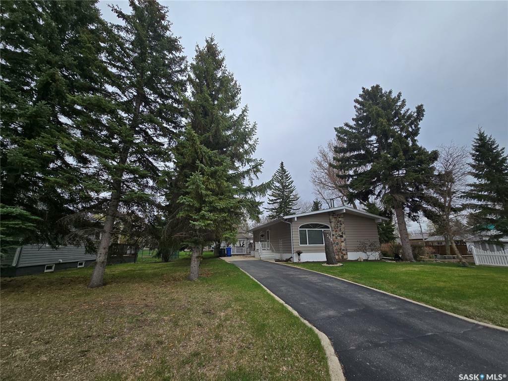 Property Photo: 209 Sullivan Street St. SK S0G 4T0