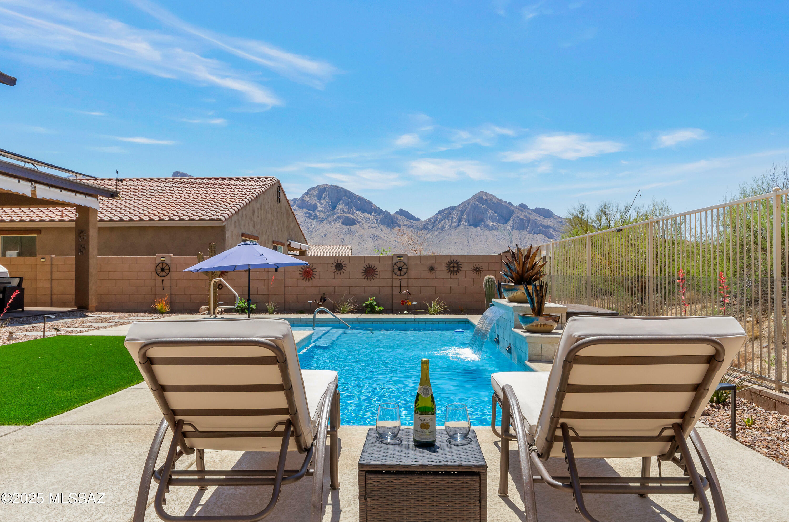 Property Photo: 11785 N Silverscape Drive AZ 85737