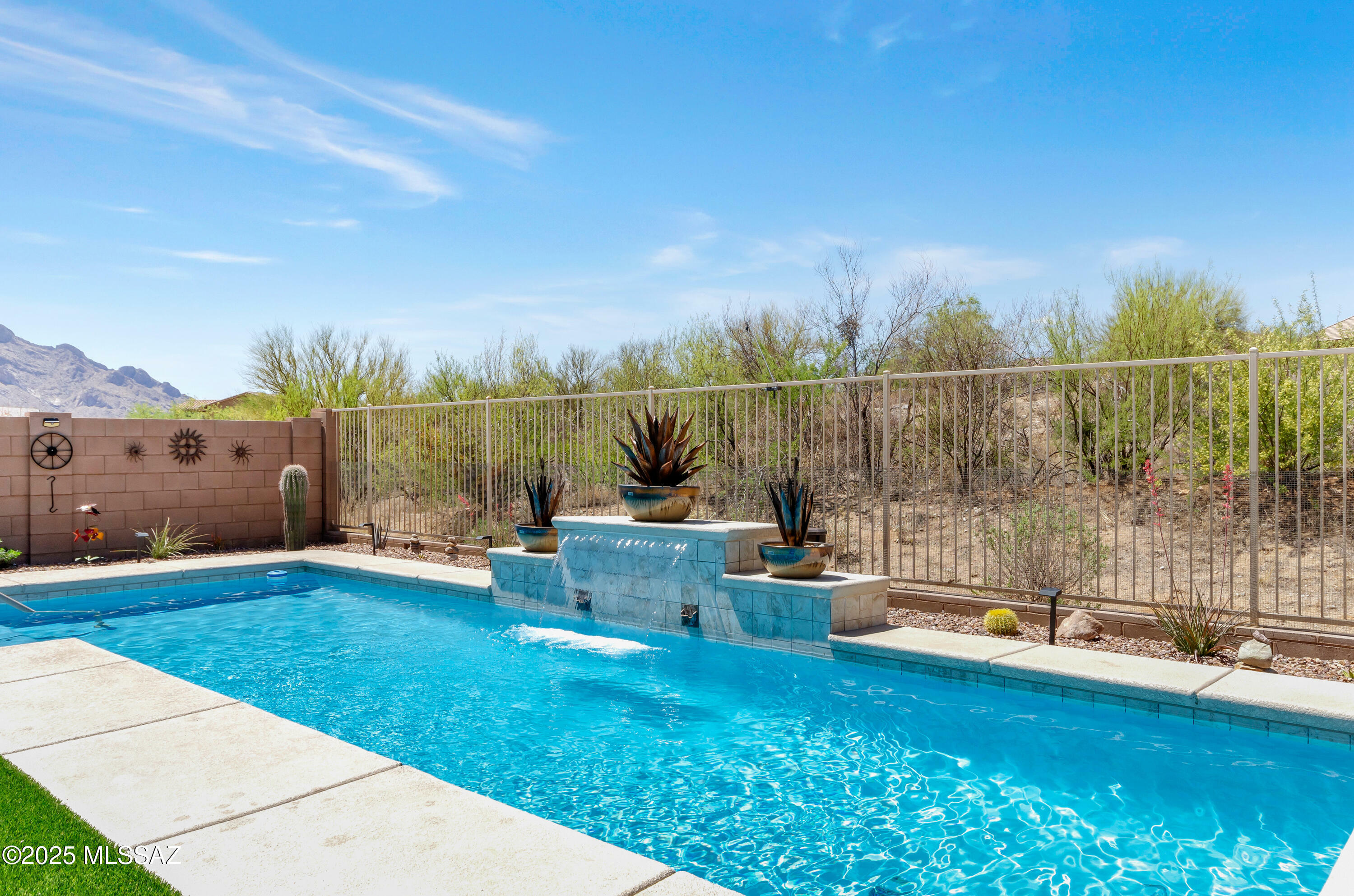 Property Photo: 11785 N Silverscape Drive AZ 85737