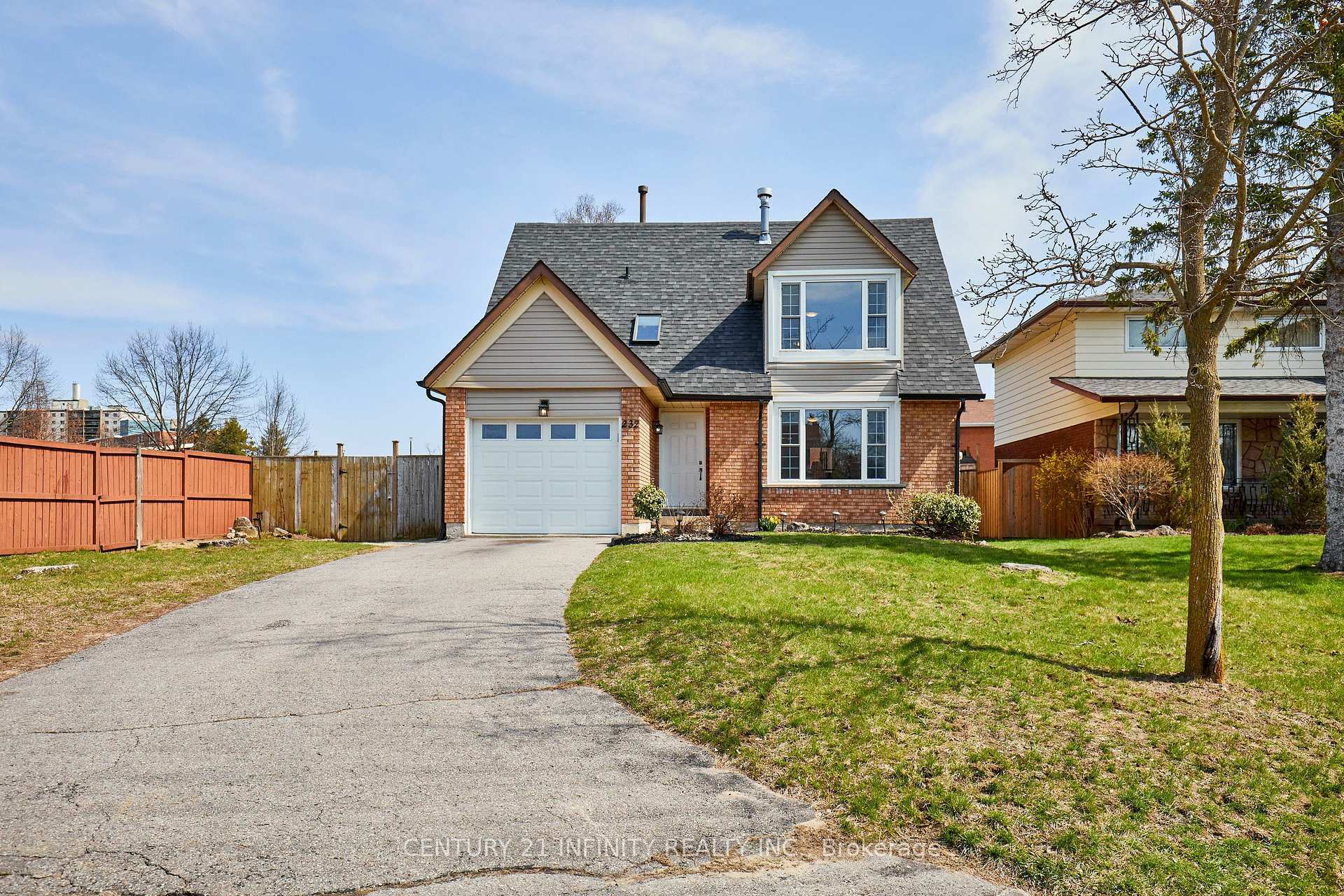 Photo de la propriété: 232 Iris Court ON L1G 7M1