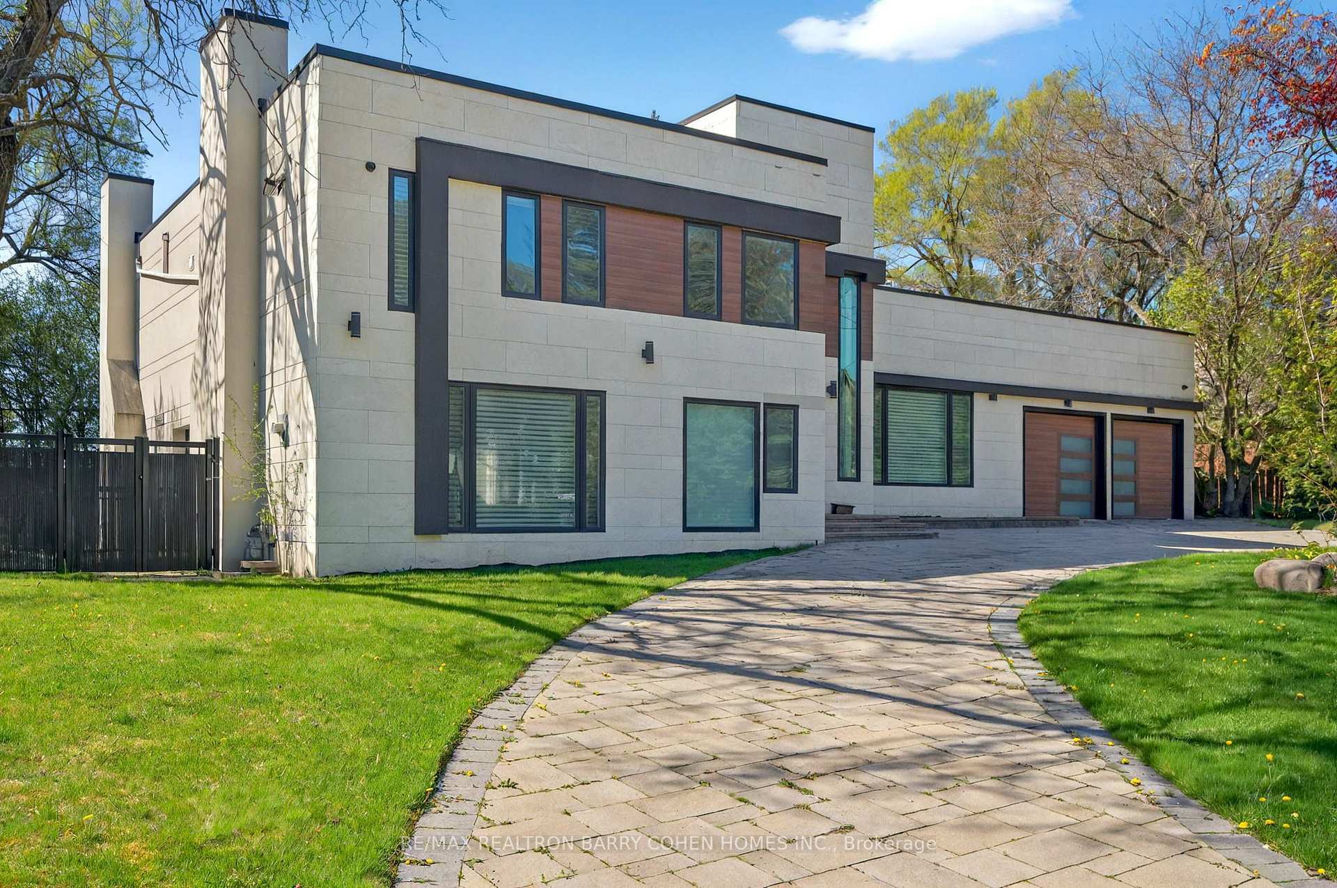 Property Photo: 41 Suncrest Drive ON M3C 2L1