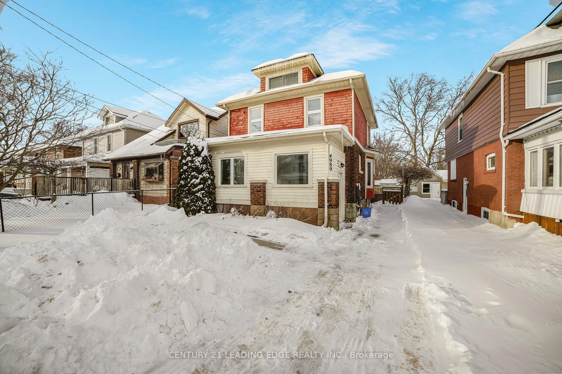 Photo de la propriété: 4989 Willmott Street Upper Unit ON L2E 1Z9