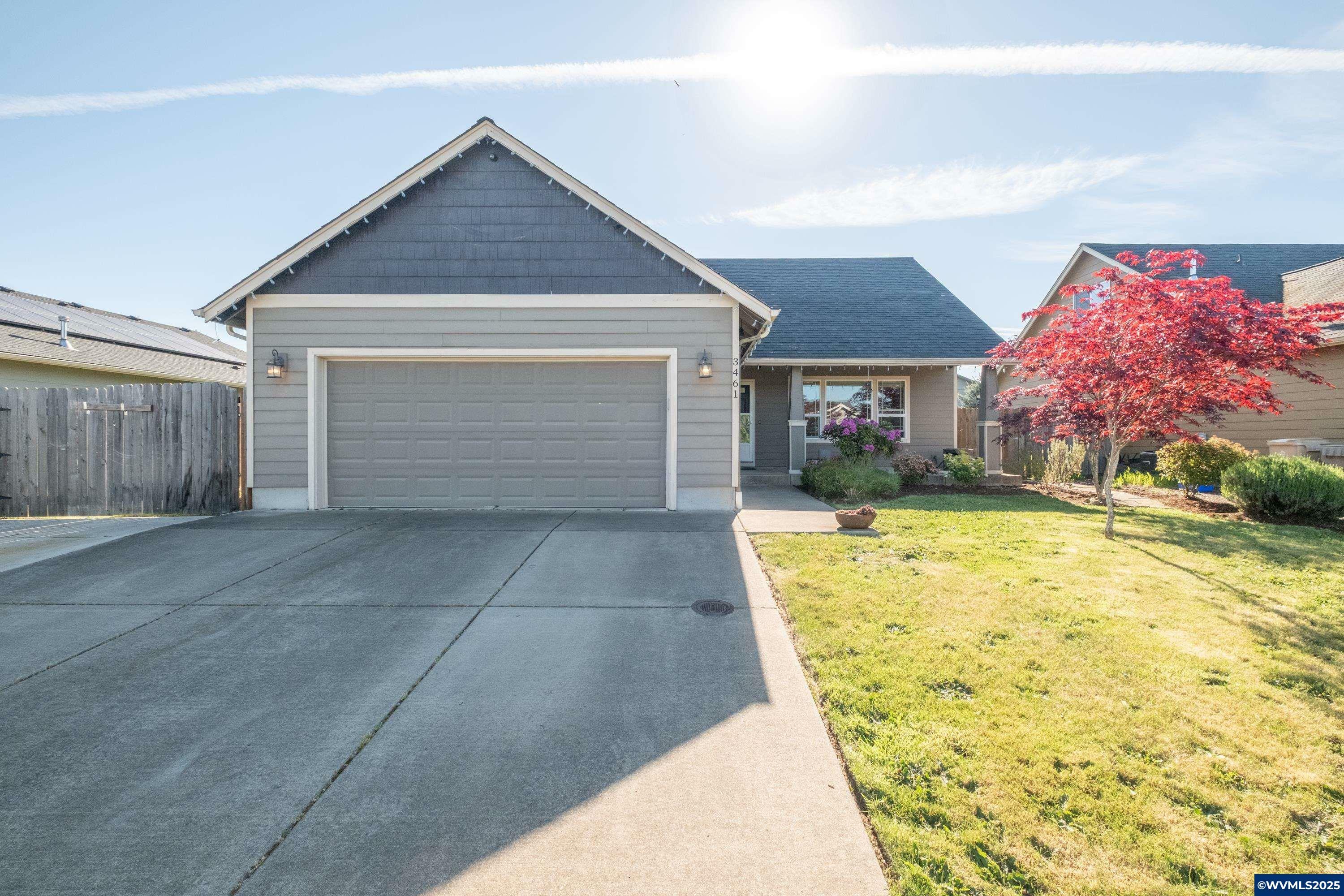 Property Photo: 3461 Hawk Arrow Dr OR 97355