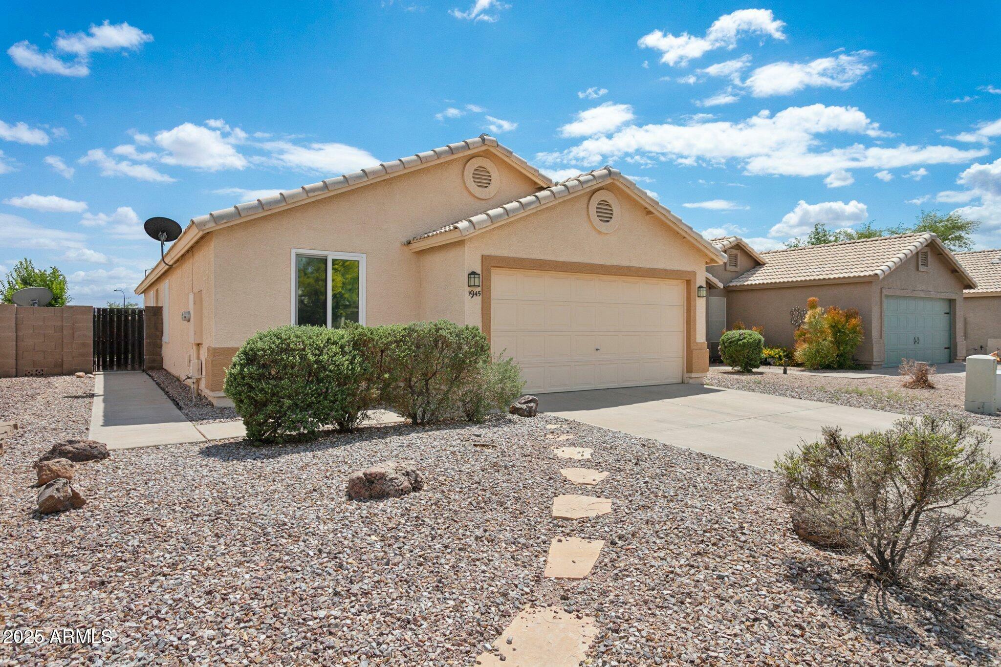 Property Photo: 1945 W Renaissance Avenue AZ 85120