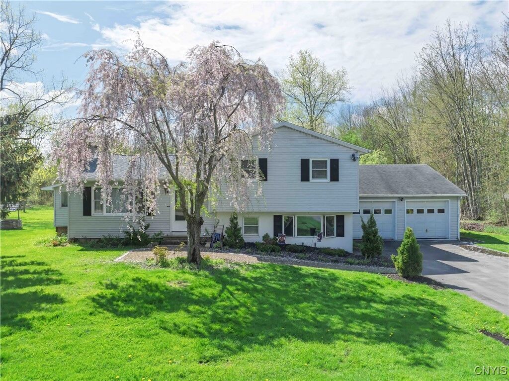 Property Photo:  5 Flood Drive  NY 13069 