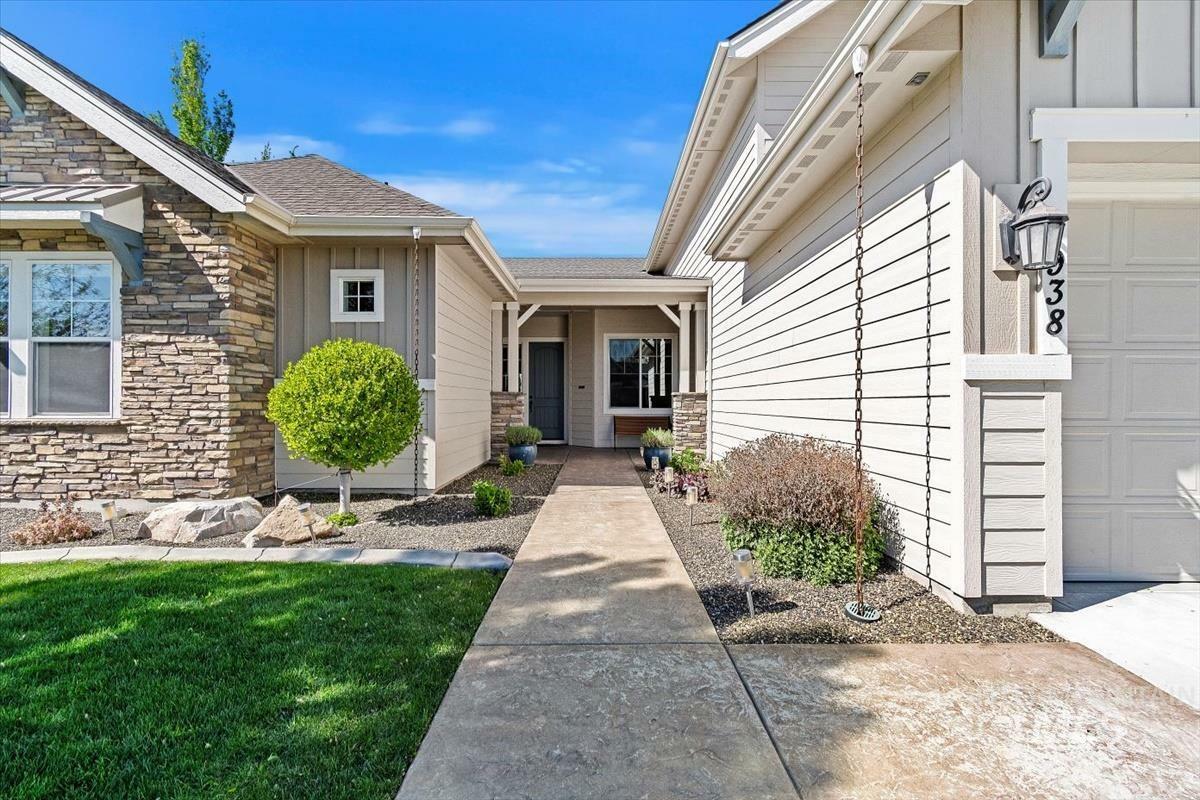 Property Photo:  938 W Bear Track Ct.  ID 83642 