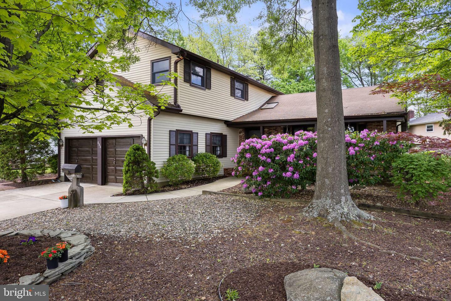 Property Photo: 886 Lafayette Drive NJ 08054