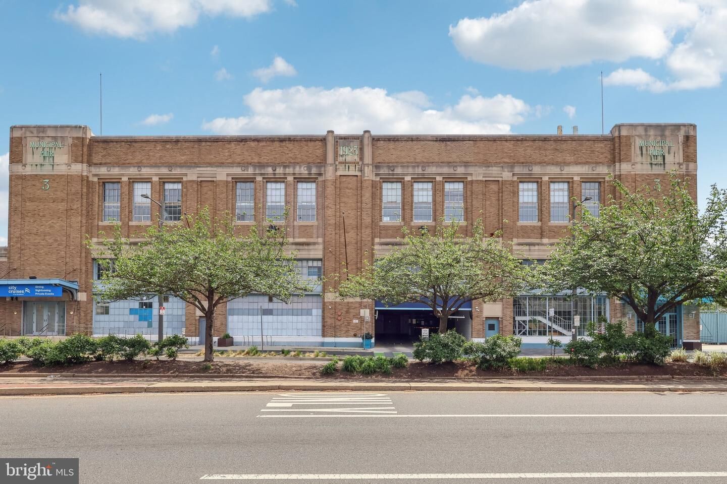 Property Photo:  3 N Chris Columbus Boulevard Pl253  PA 19106 