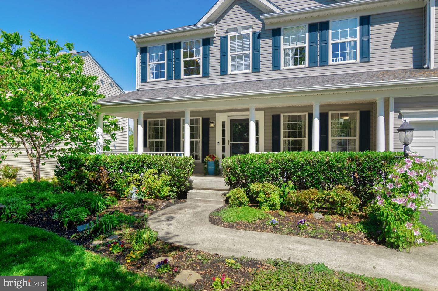 Property Photo: 961 Devonshire Circle VA 20132