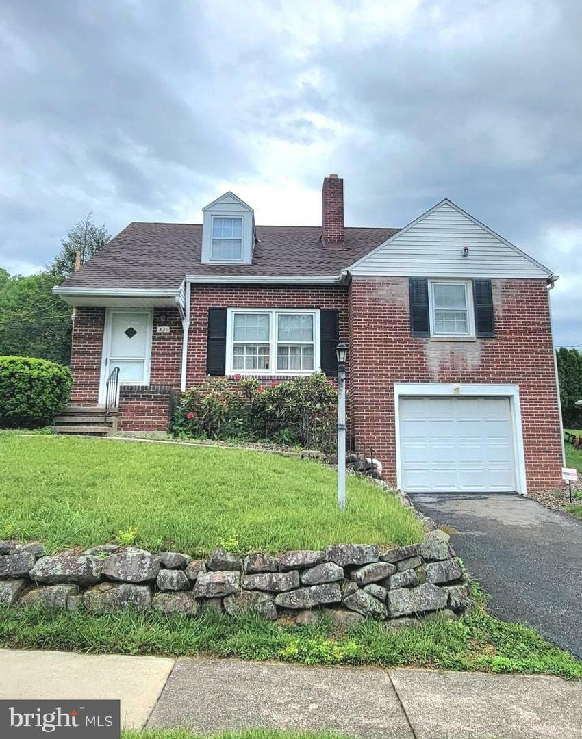 Property Photo: 521 Meade Tc PA 19607