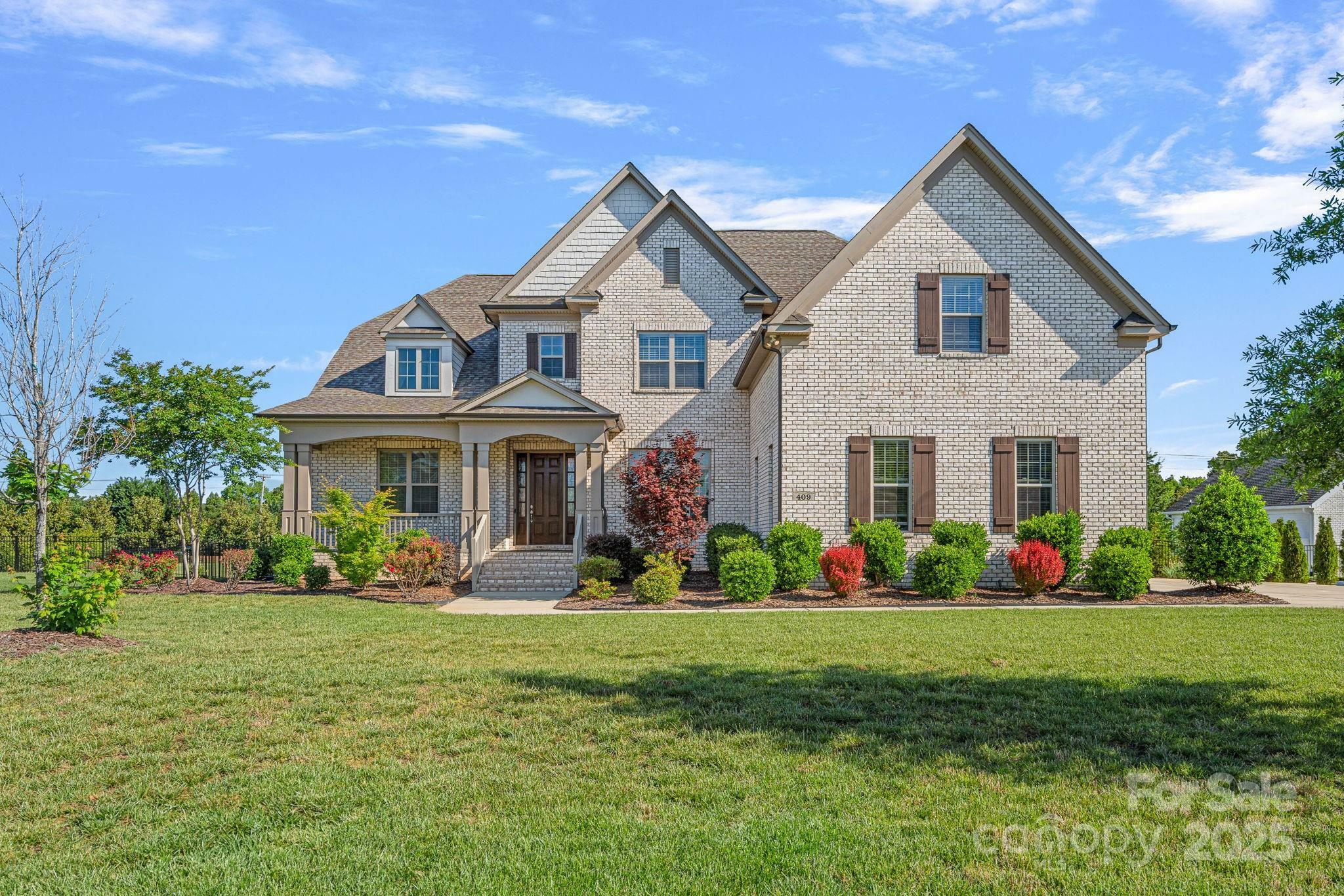 409 Wheatberry Hill Drive  Matthews NC 28104 photo