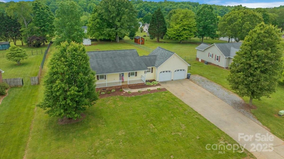 Property Photo: 195 Antler Drive NC 28625
