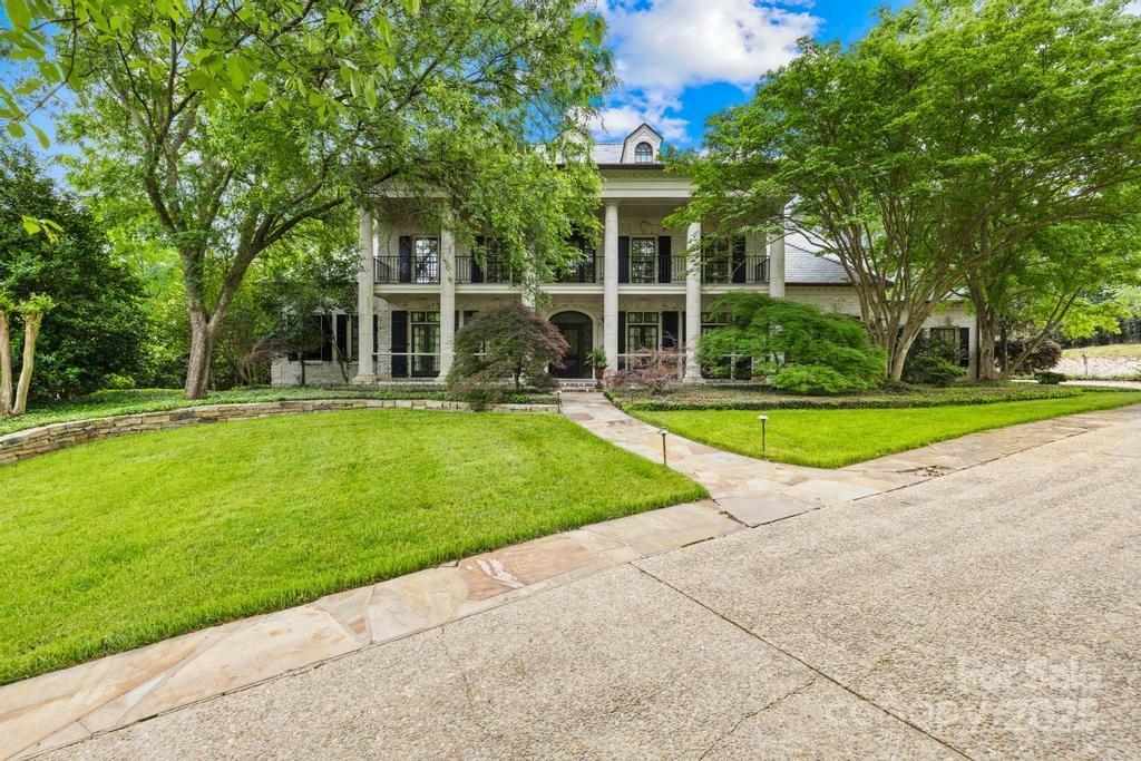 4523 Fox Brook Lane  Charlotte NC 28211 photo