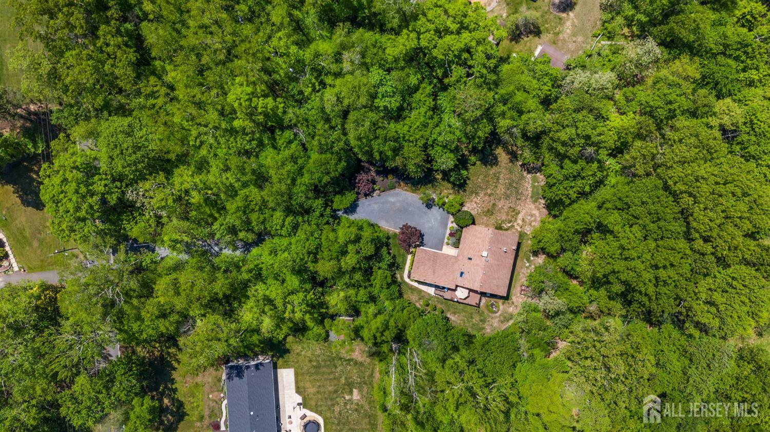 Property Photo:  5 Gravel Hill Spotswood Road  NJ 08831 