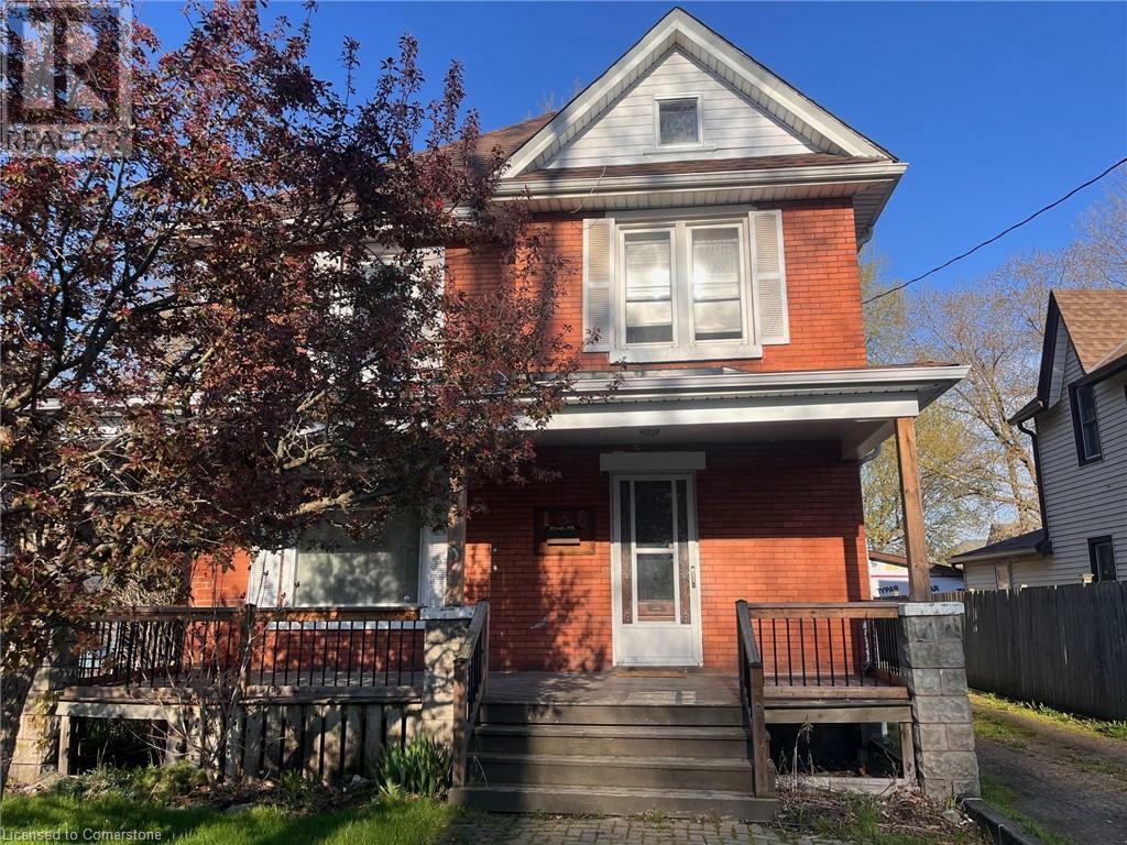 Property Photo:  136 Catharine Street  ON L3K 4K4 