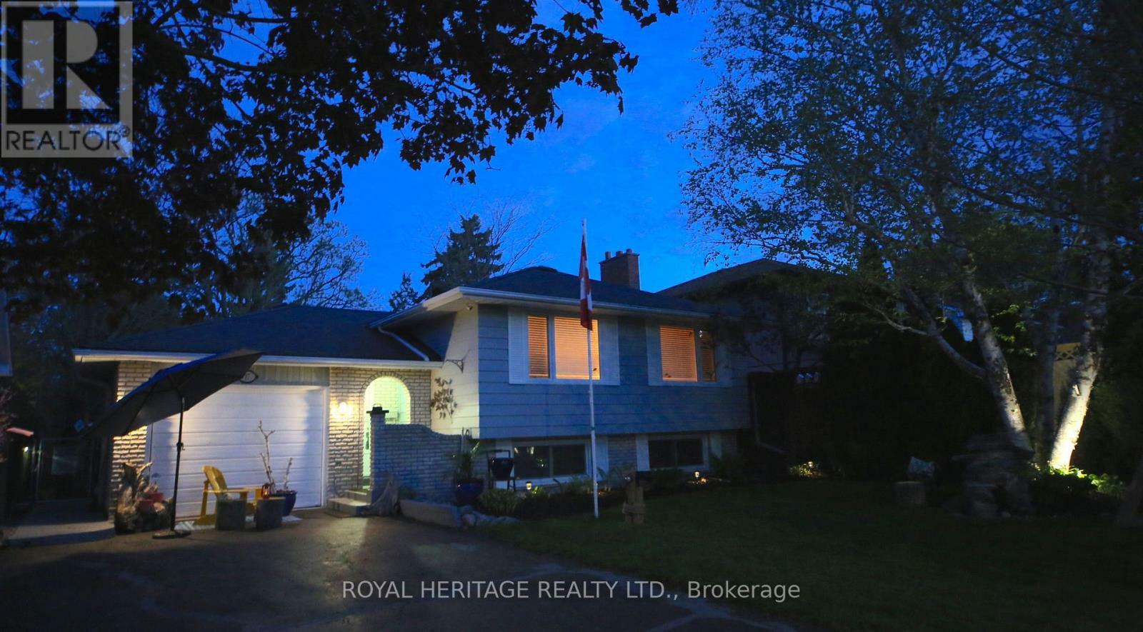 Property Photo: 17 Briarwood Crescent ON K8N 5J6