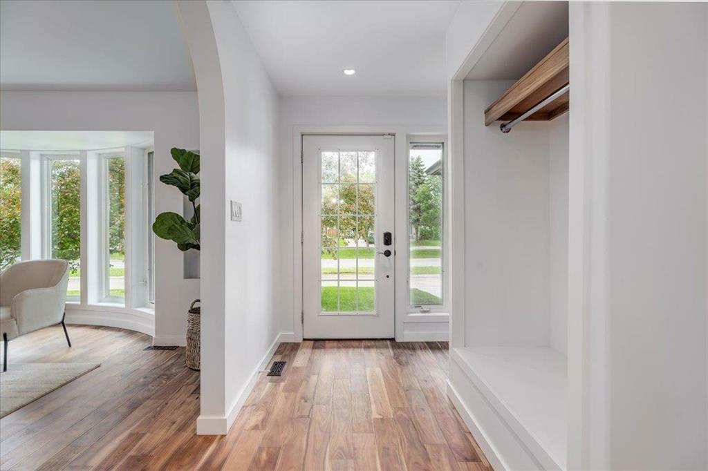 Property Photo: 238 Kirkbridge Drive MB R3T 4Z4