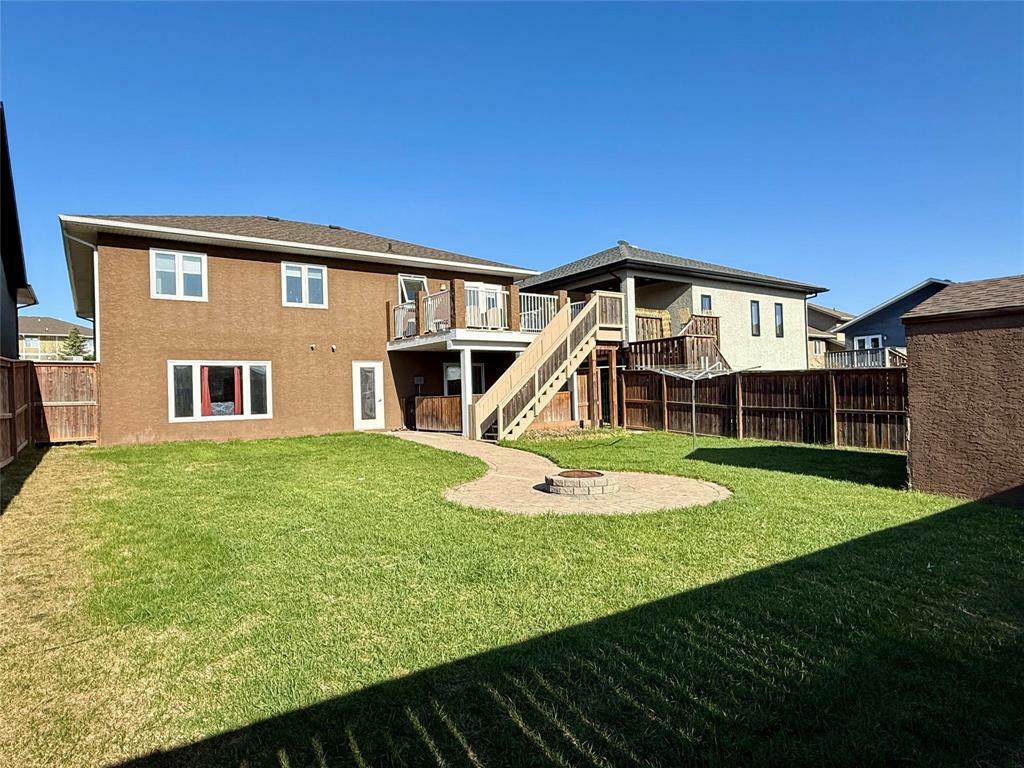 Property Photo: 61 Magnolia Drive MB R7A 4H5