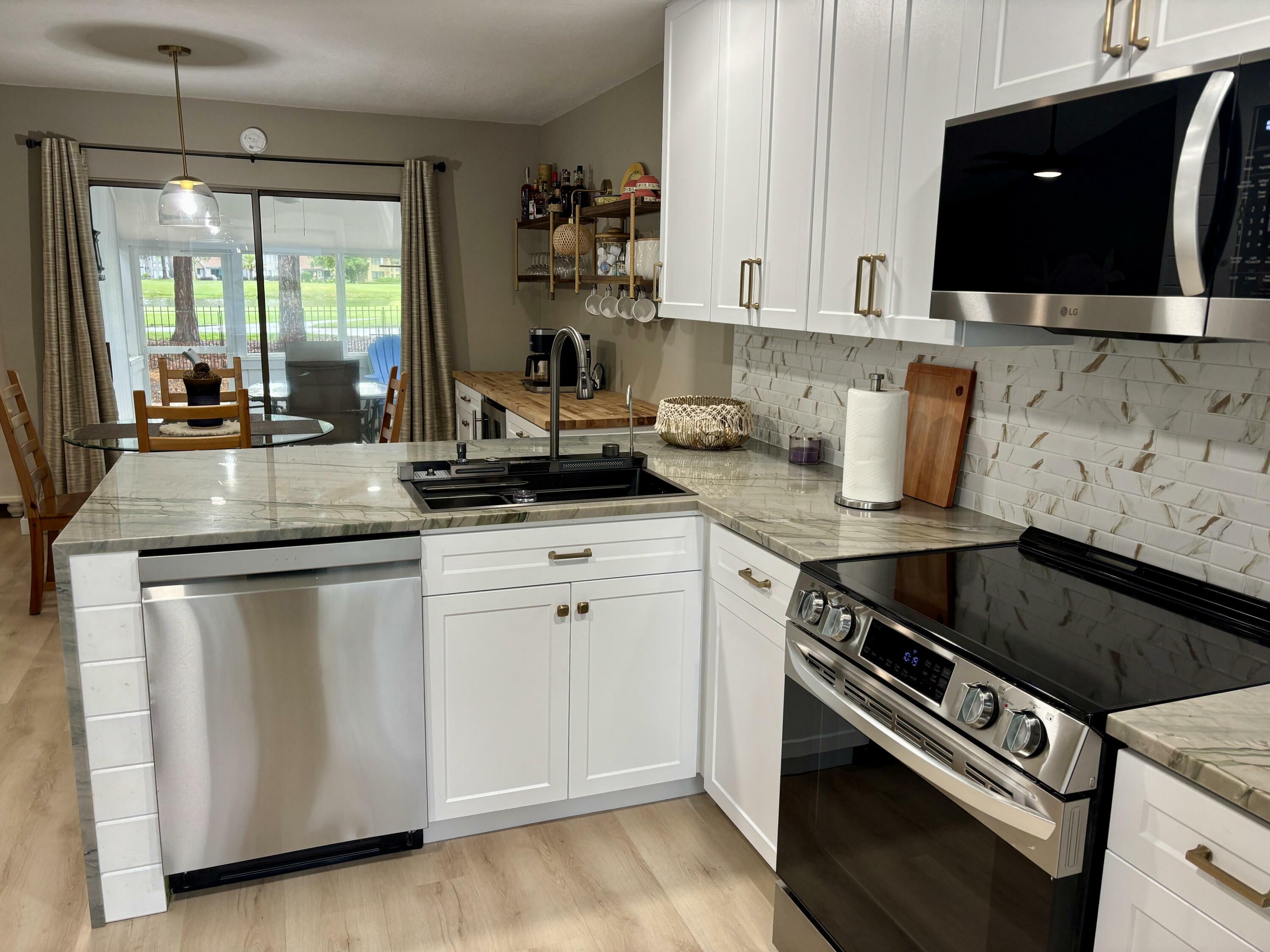 Property Photo: 399 Linkside Drive FL 32550