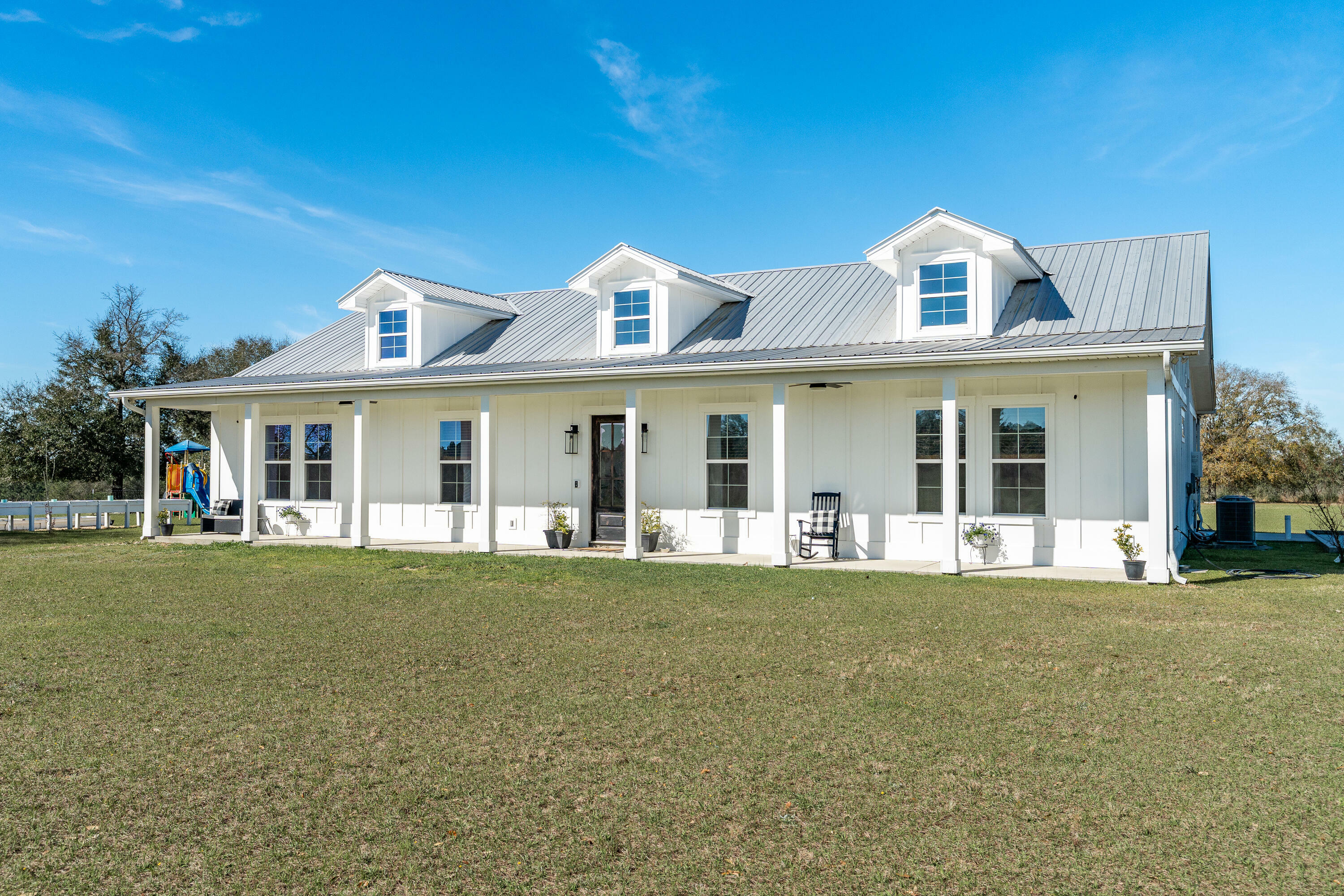 Property Photo: 2115 Hinote Road FL 32433