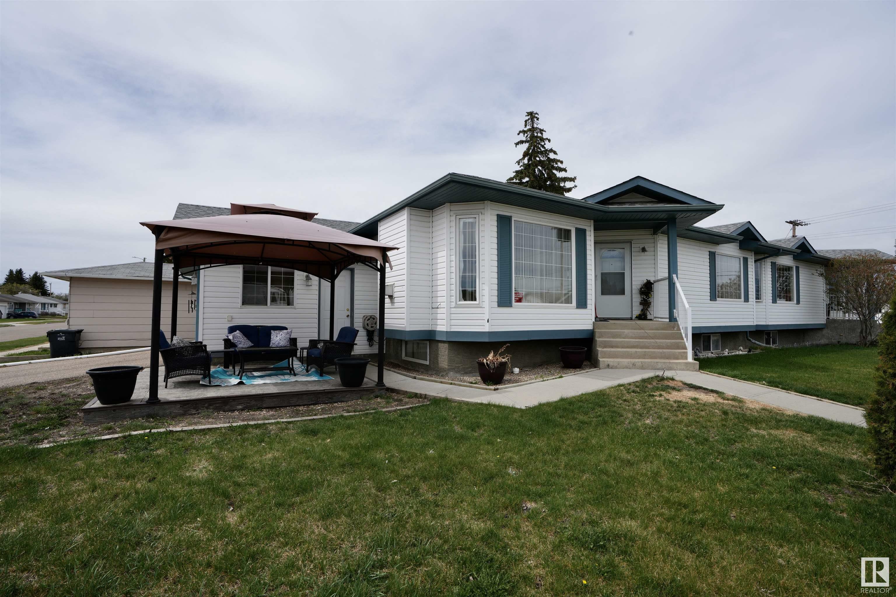 Property Photo: 4506&4502 50 Street AB T0A 3A4