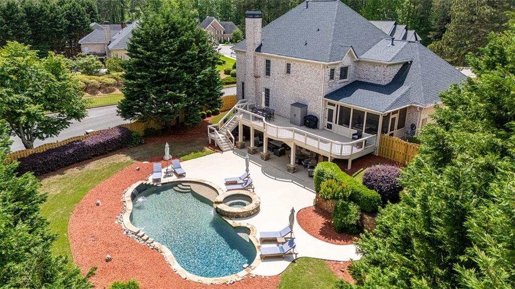 Property Photo: 200 N Willow Court GA 30004