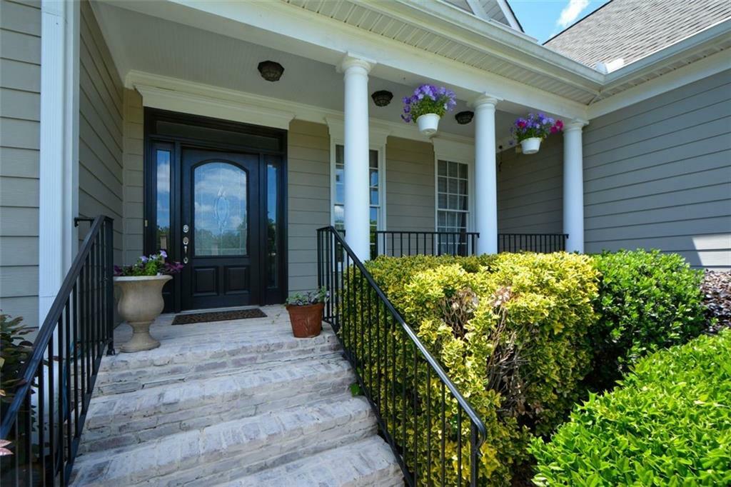 Property Photo: 3740 Duckcove Way GA 30041