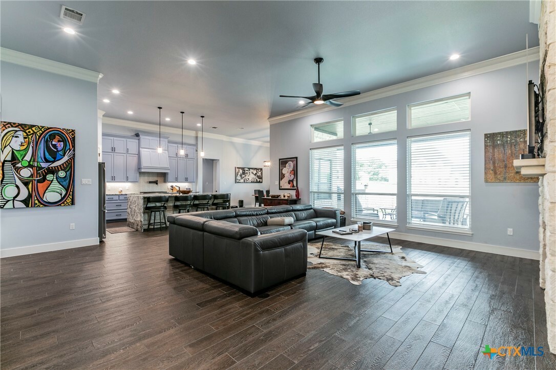 Property Photo: 1606 Alta Vista Loop TX 76502