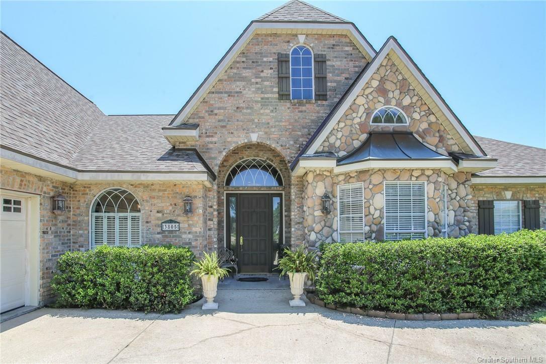 Property Photo: 3805 Inwood Drive LA 70605