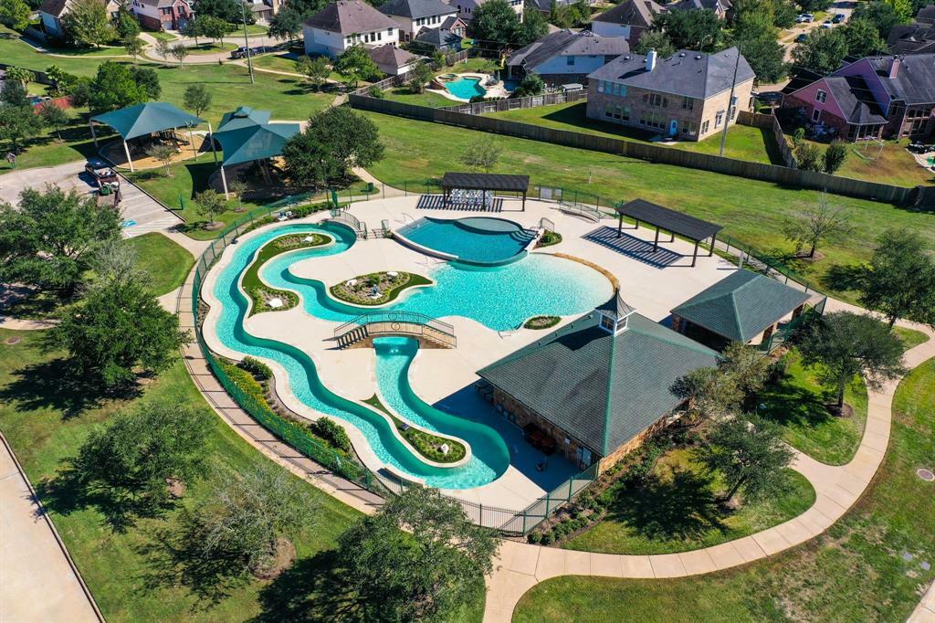Property Photo: 1415 Hatchmere Place TX 77379