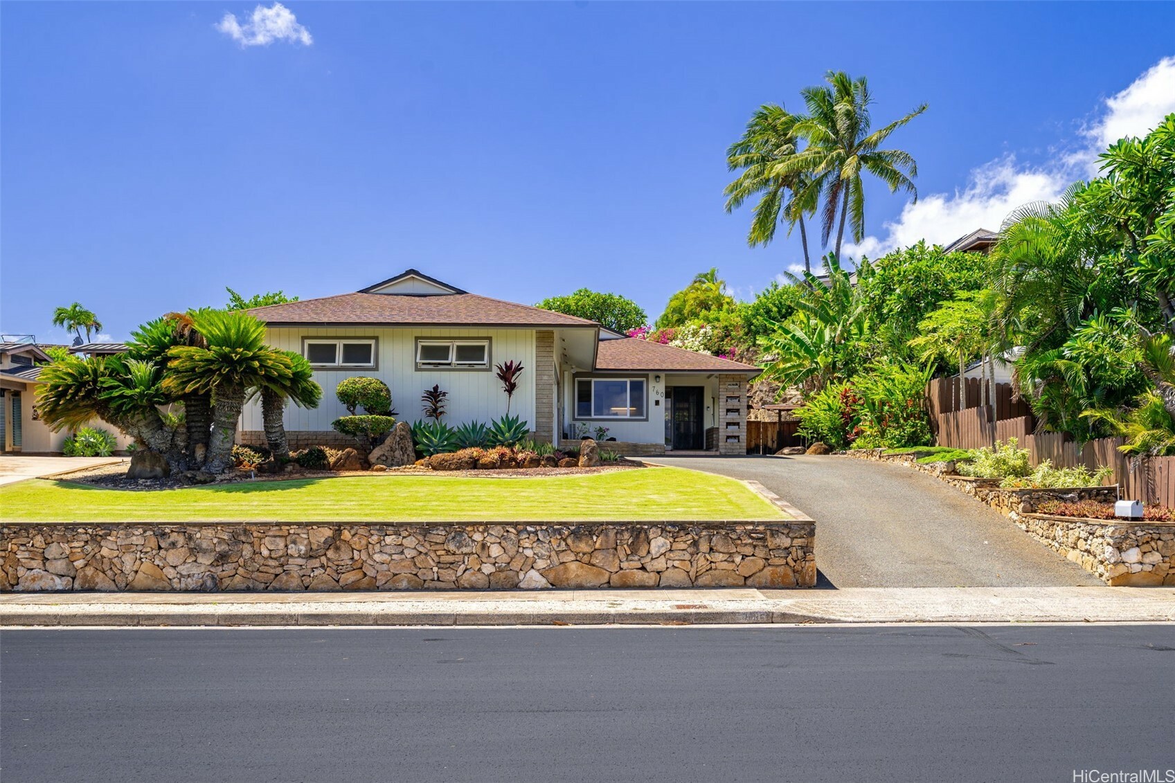 Property Photo: 760 Onaha Street HI 96816
