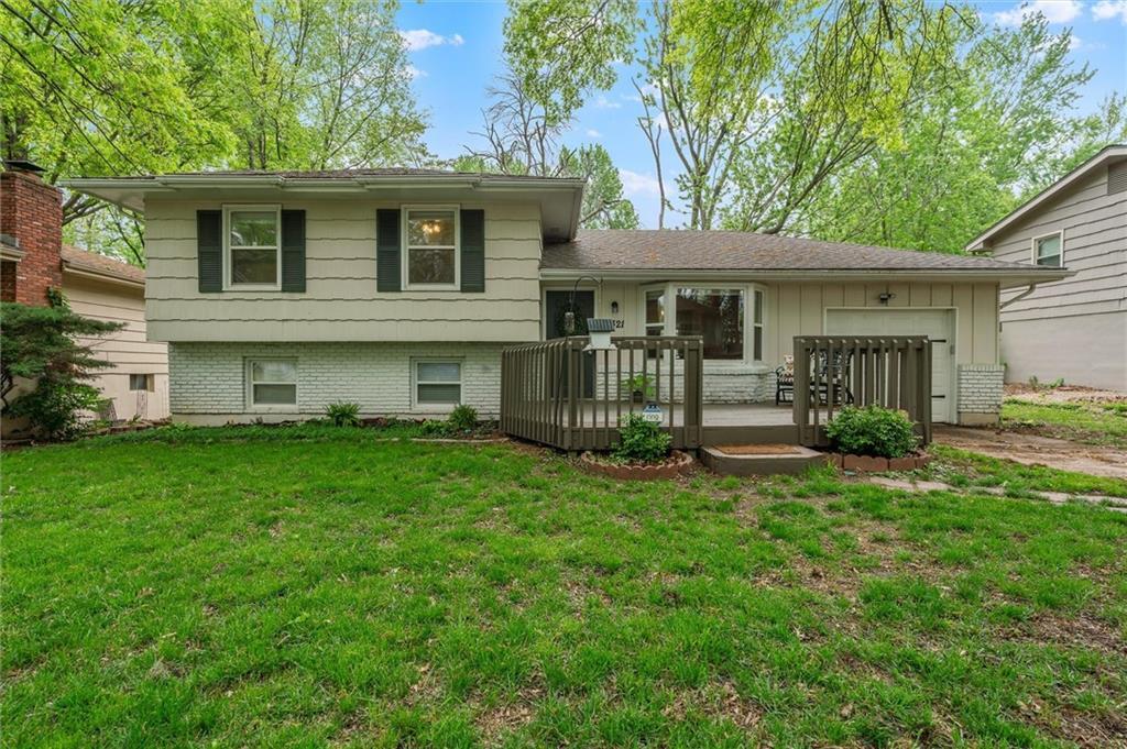 Property Photo: 9321 E 84th Terrace MO 64138