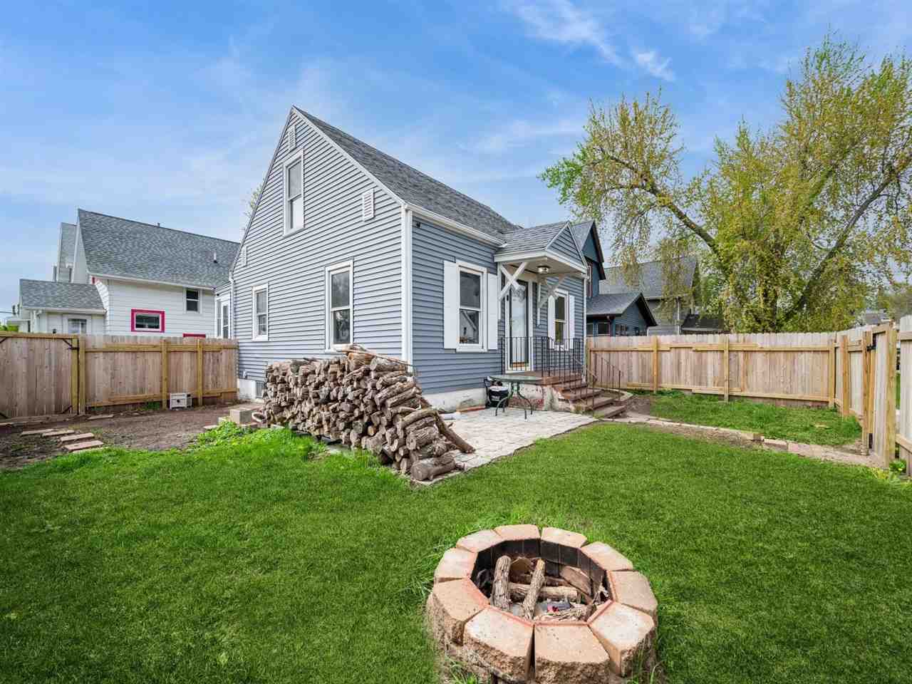Property Photo: 901 NW A Avenue IA 52405