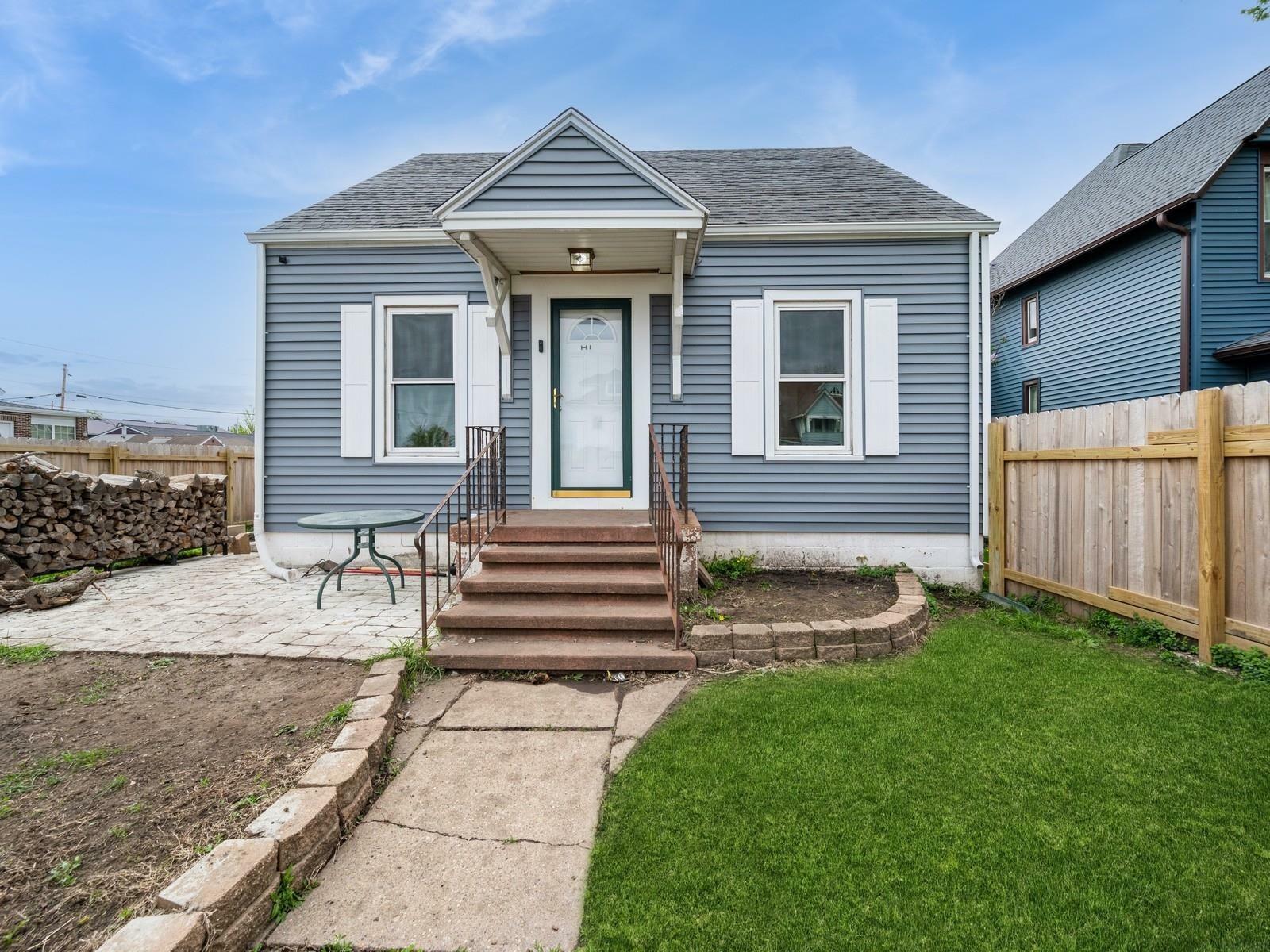 901 NW A Avenue  Cedar Rapids IA 52405 photo