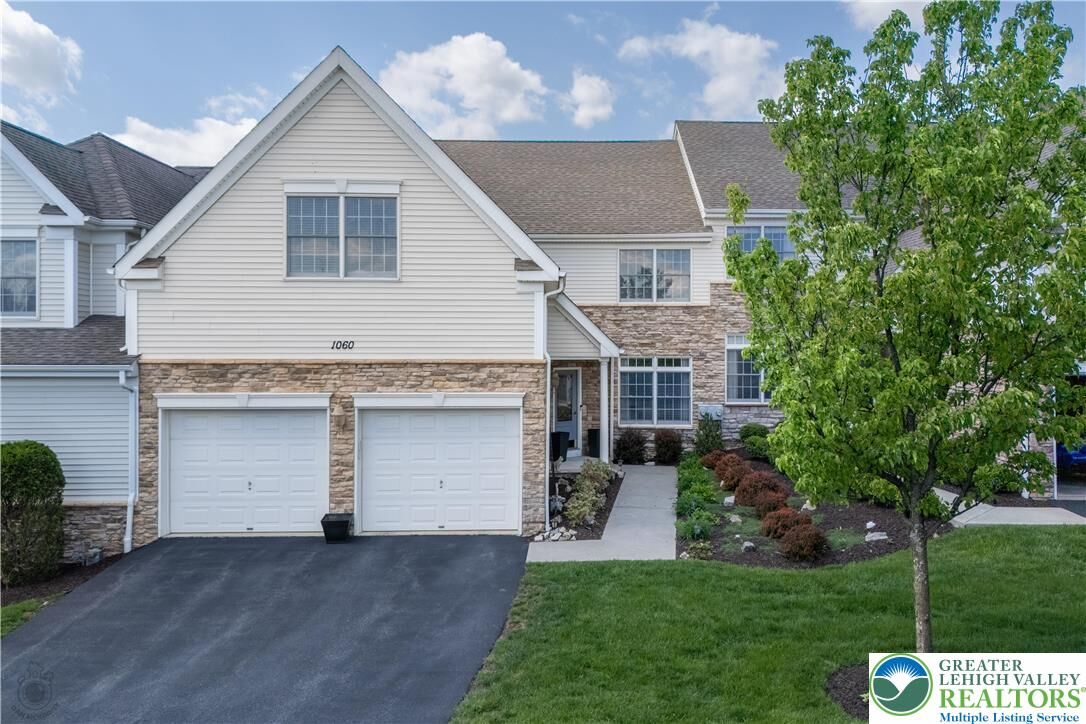 Property Photo: 1060 E Homestead Lane PA 18042