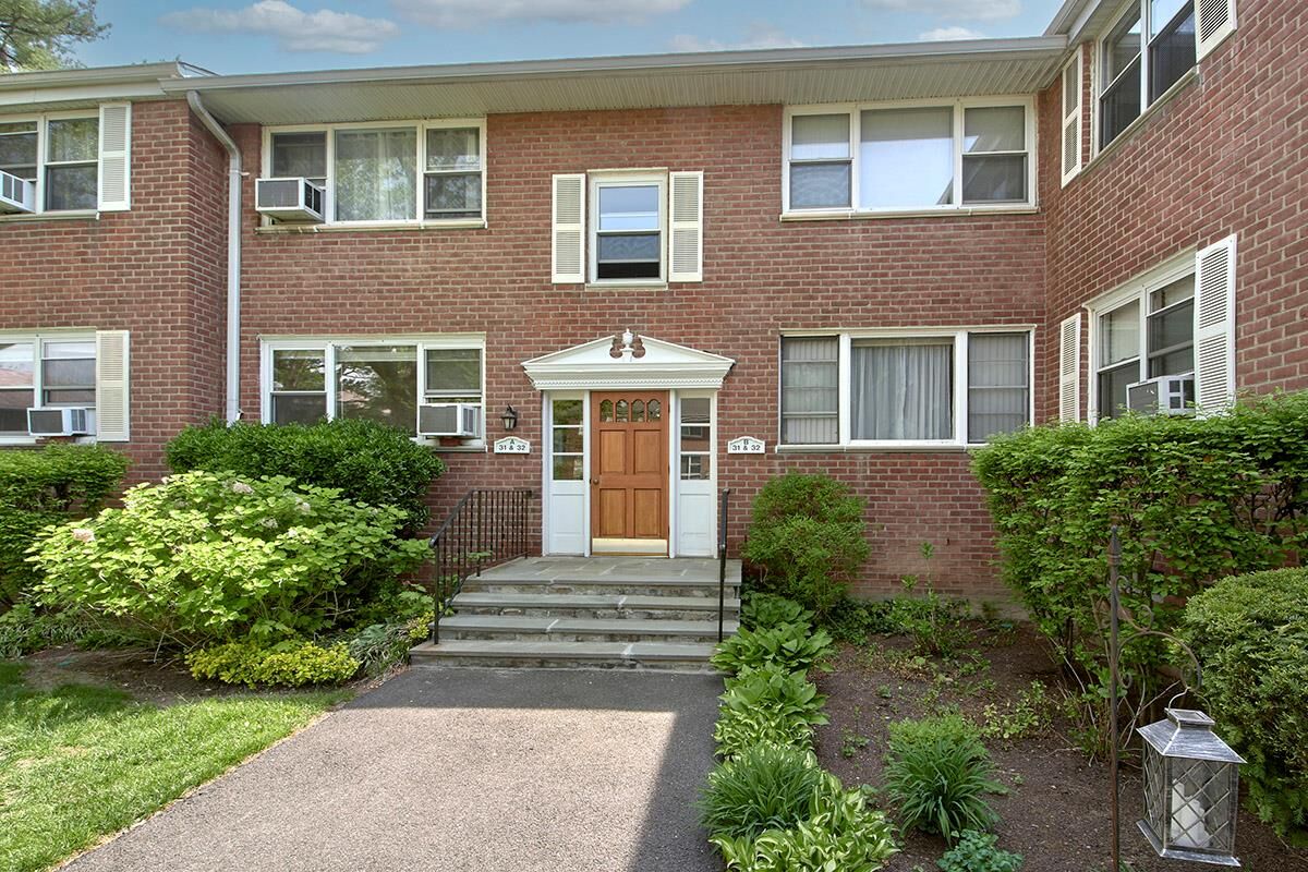 Property Photo: 121 N Broadway #31A NY 10603