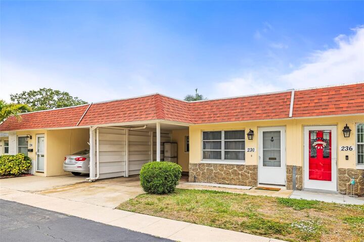 Property Photo:  230 Portree Drive  FL 34698 