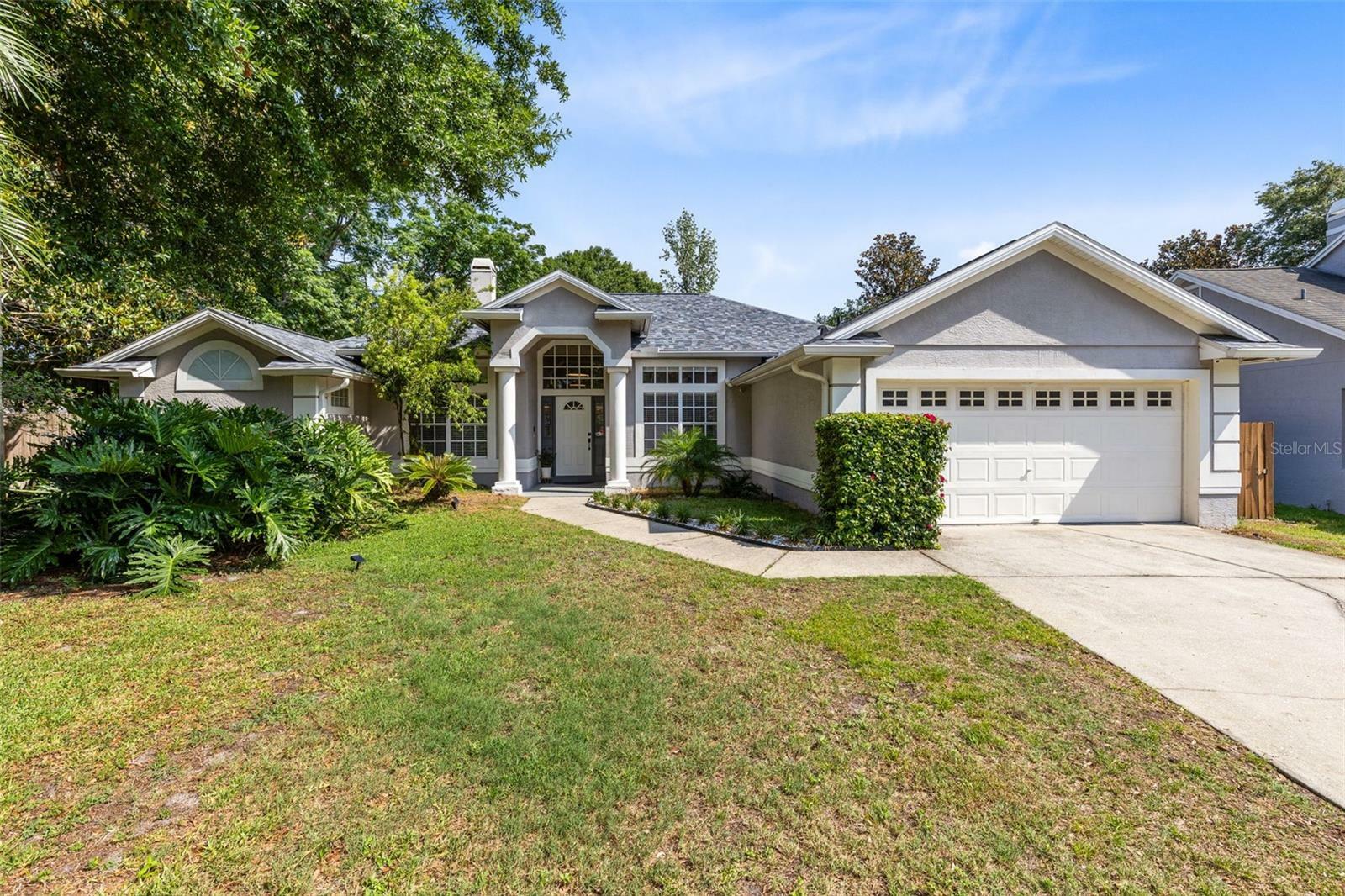 Property Photo: 1324 Saddleridge Drive FL 32835