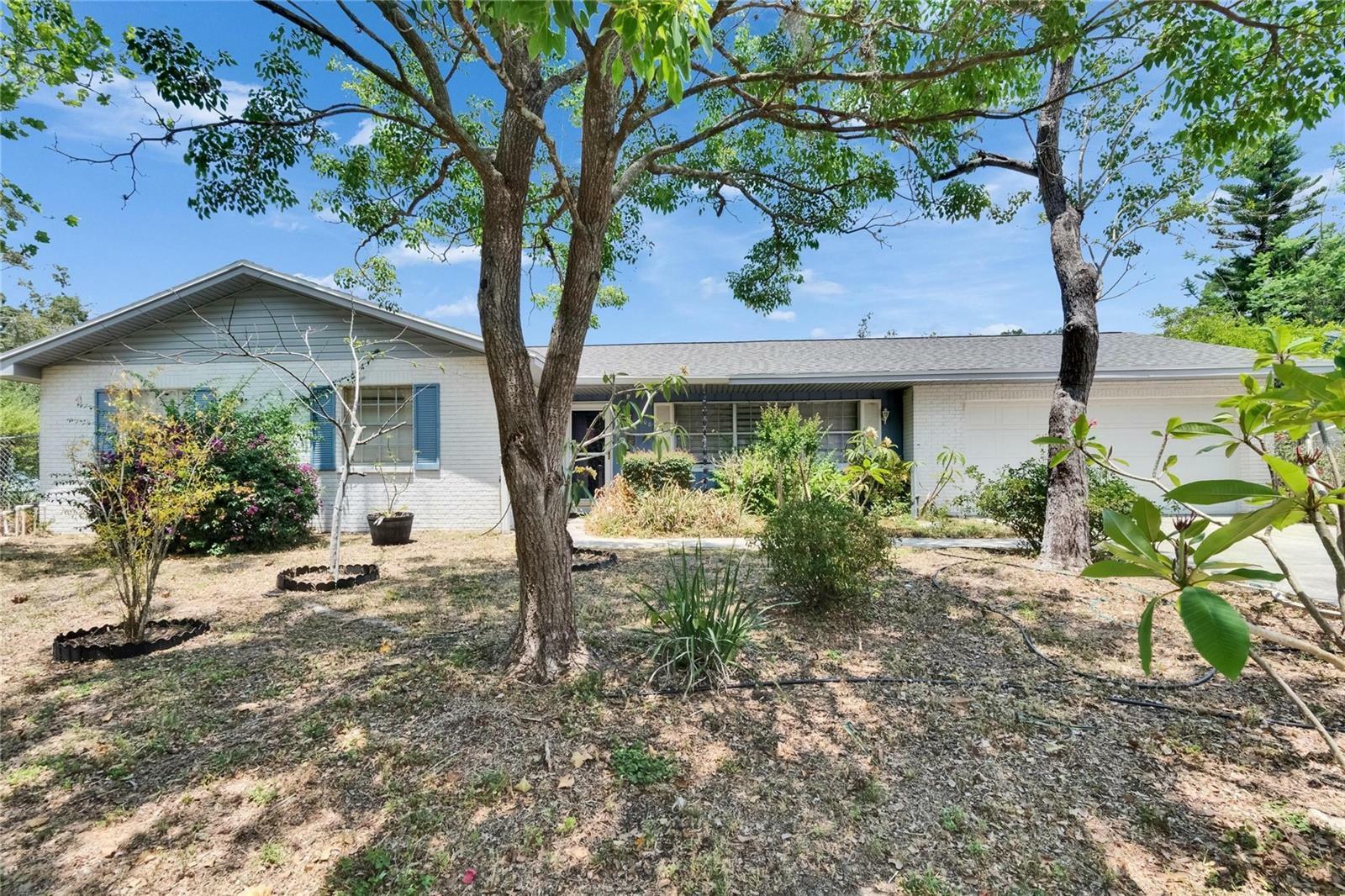 Property Photo: 508 E Brentridge FL 33511