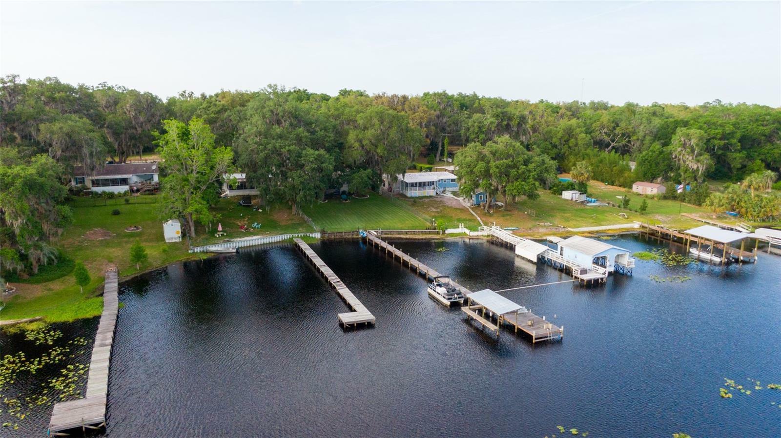 Property Photo: 121 Ann Street FL 32640