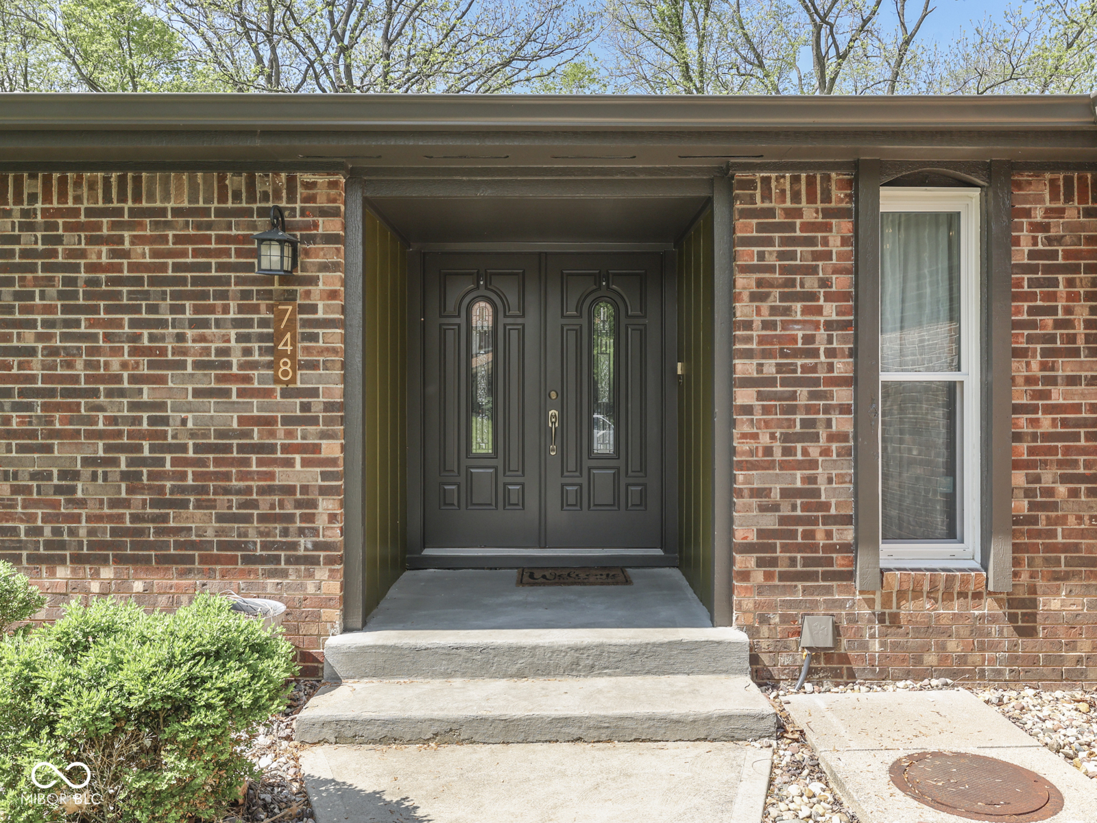 Property Photo: 748 Woodcreek Court IN 46142