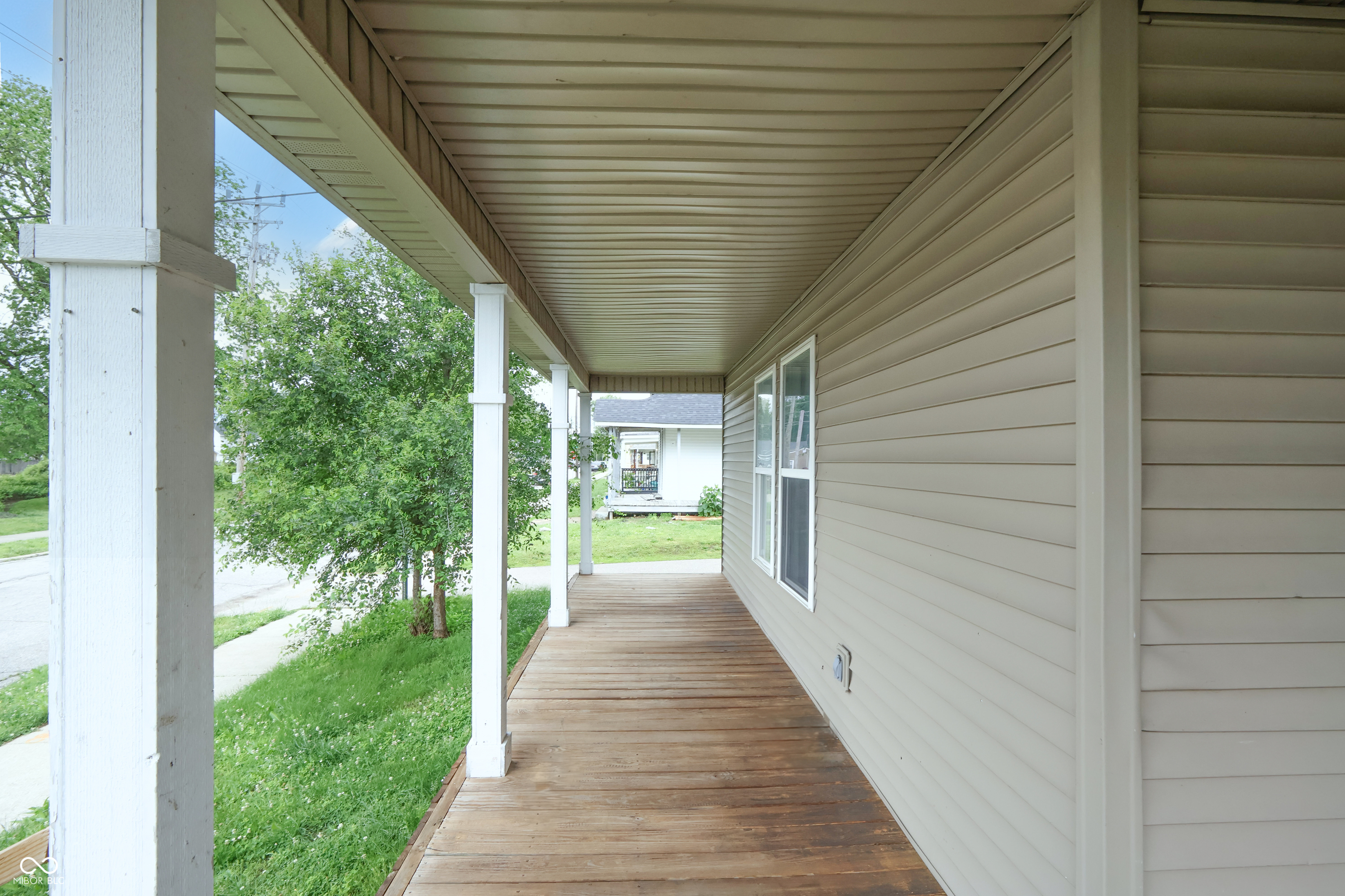 Property Photo: 625 Maple Street IN 47201