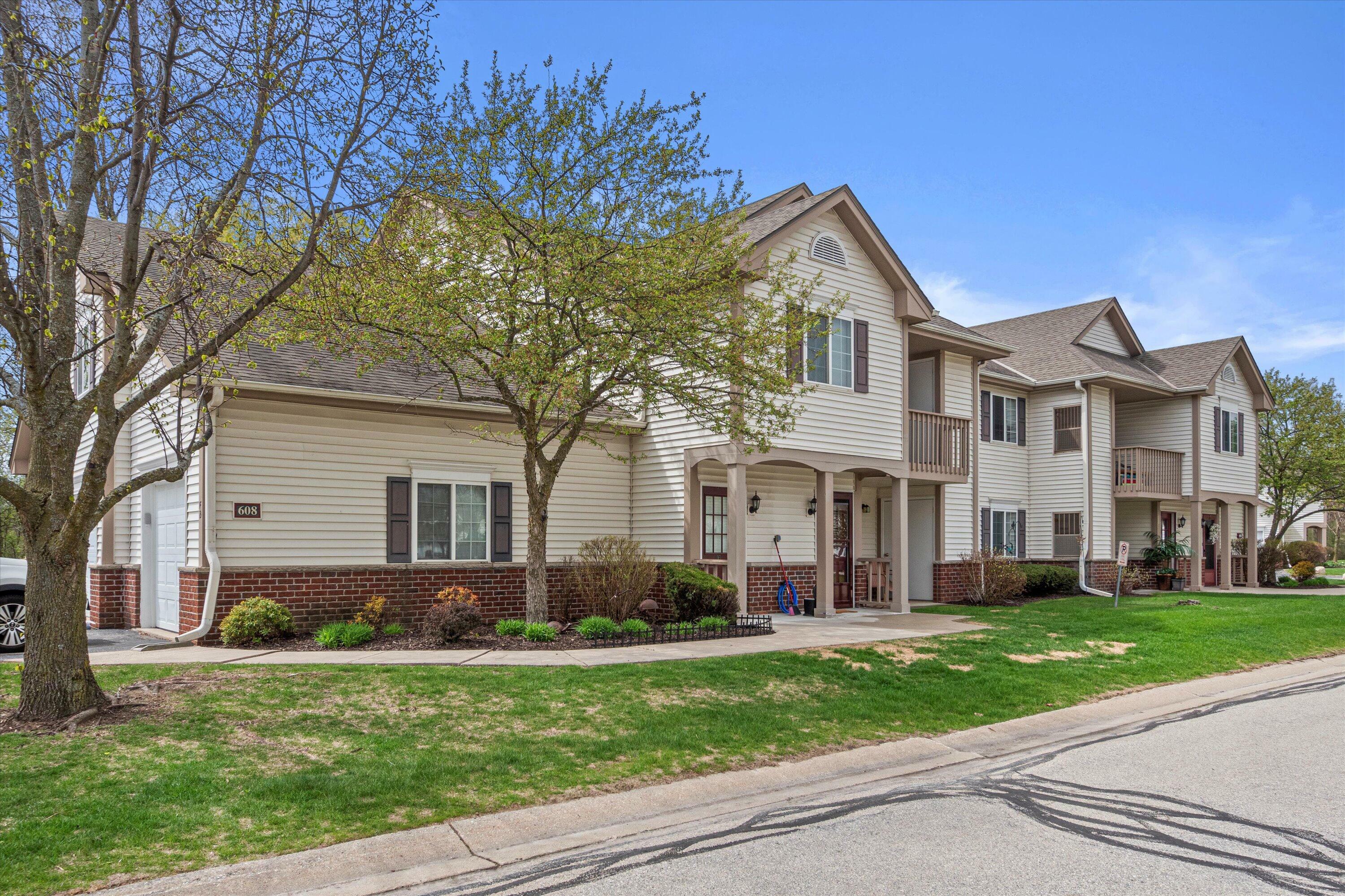 Property Photo: 608 Pewaukee Rd H WI 53072