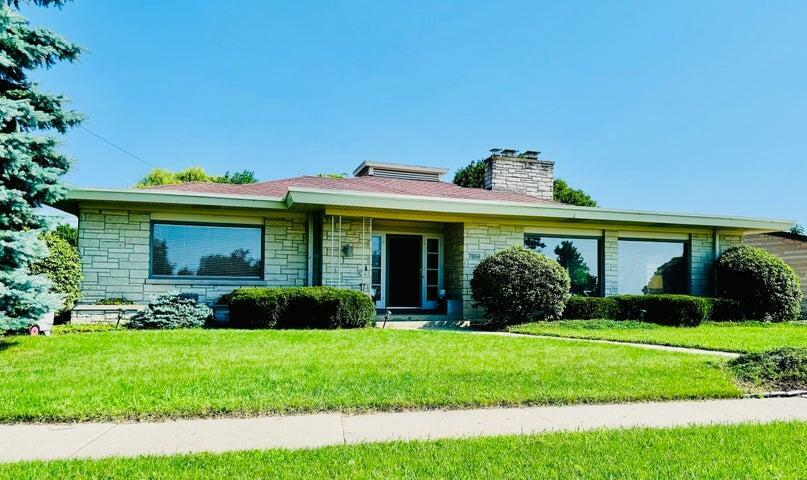 7814 2nd Ave  Kenosha WI 53143 photo