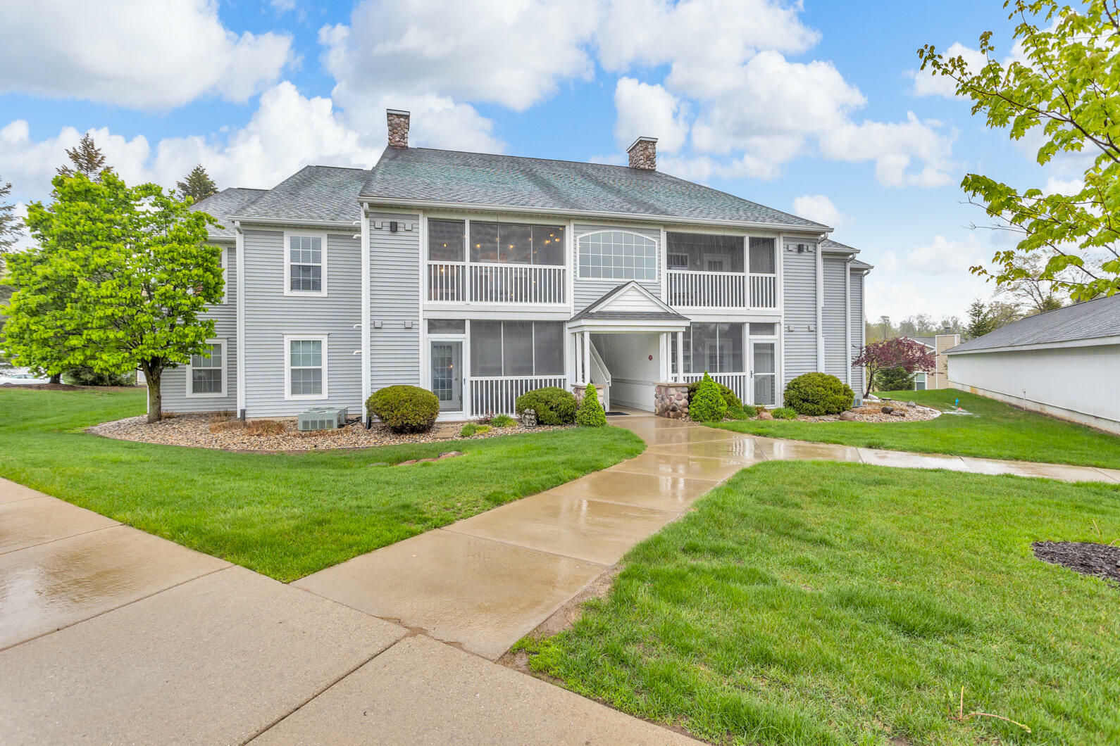 739 W Barrington Circle  Jackson MI 49203 photo